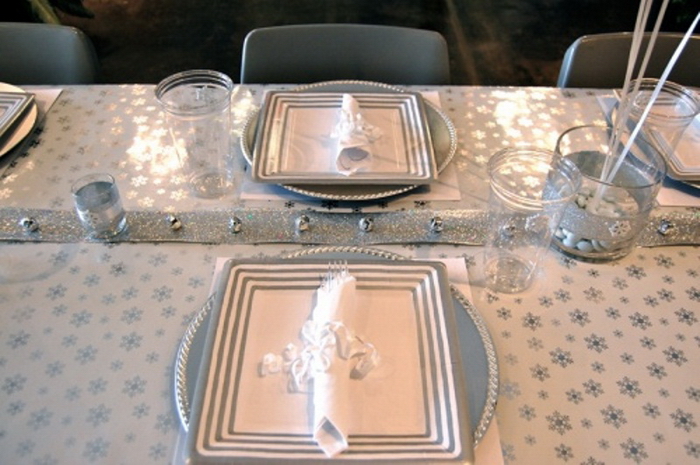 Оригинальный декор стола для зимы