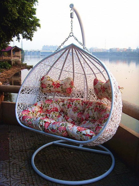 Стулья из ротанга